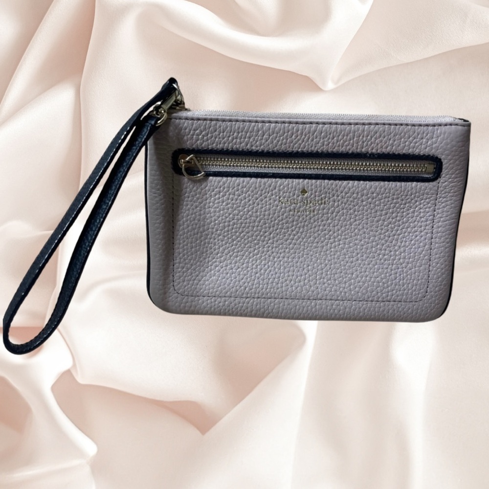 Kate Spade Pebbled Wristlet/Wallet Tinie Chester Street Almond/Black